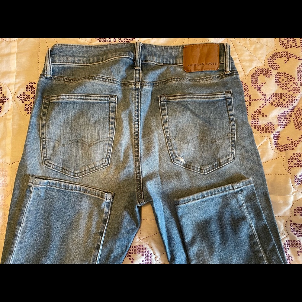 American Eagle Outfitters Mens Slim Distressed Jeans Size 32 x 32  Light Rinse